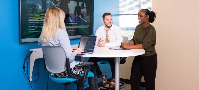 JU grad students study at our downtown campus.