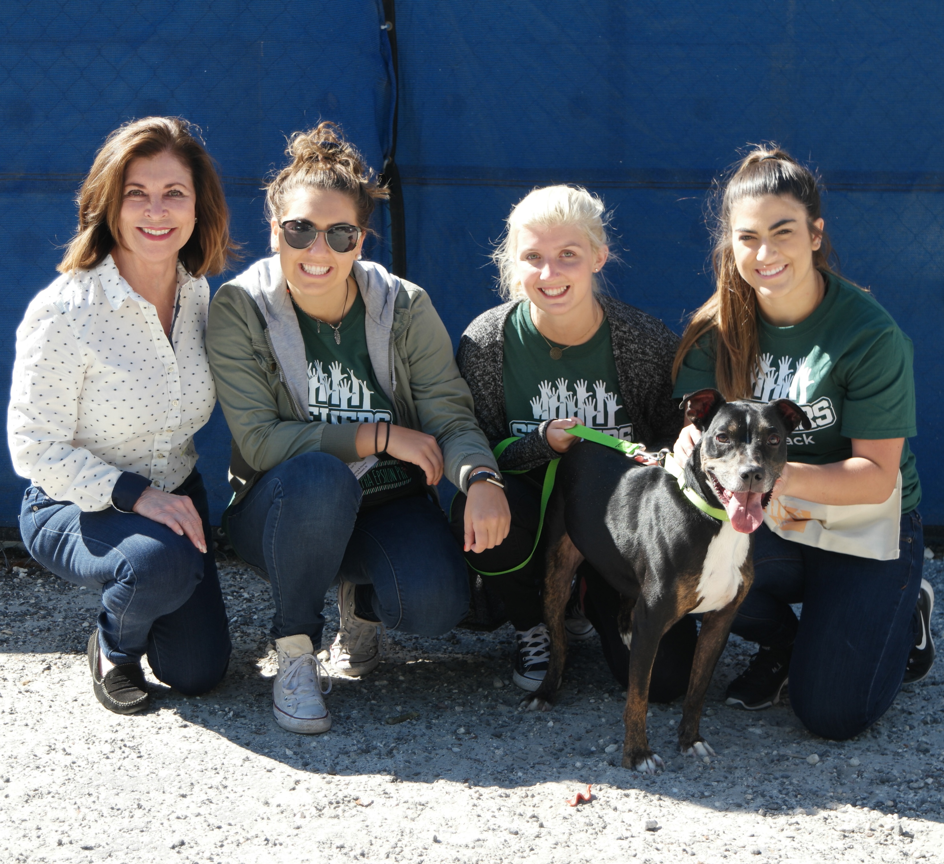 Alumna Linda Stein and Stein Scholars 2017 Charter Day of Service