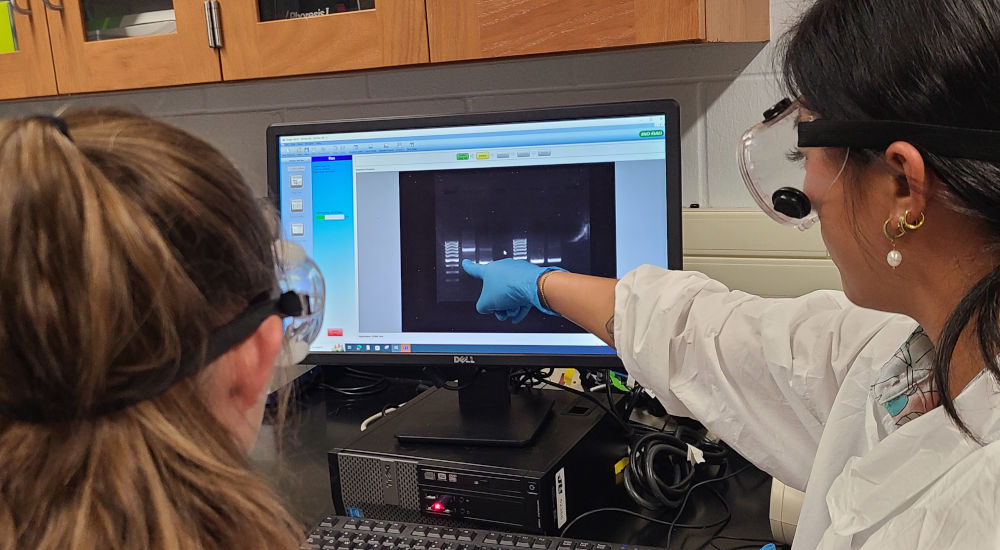 Student at science lab