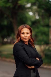 Jennifer-James Thompson headshot photo