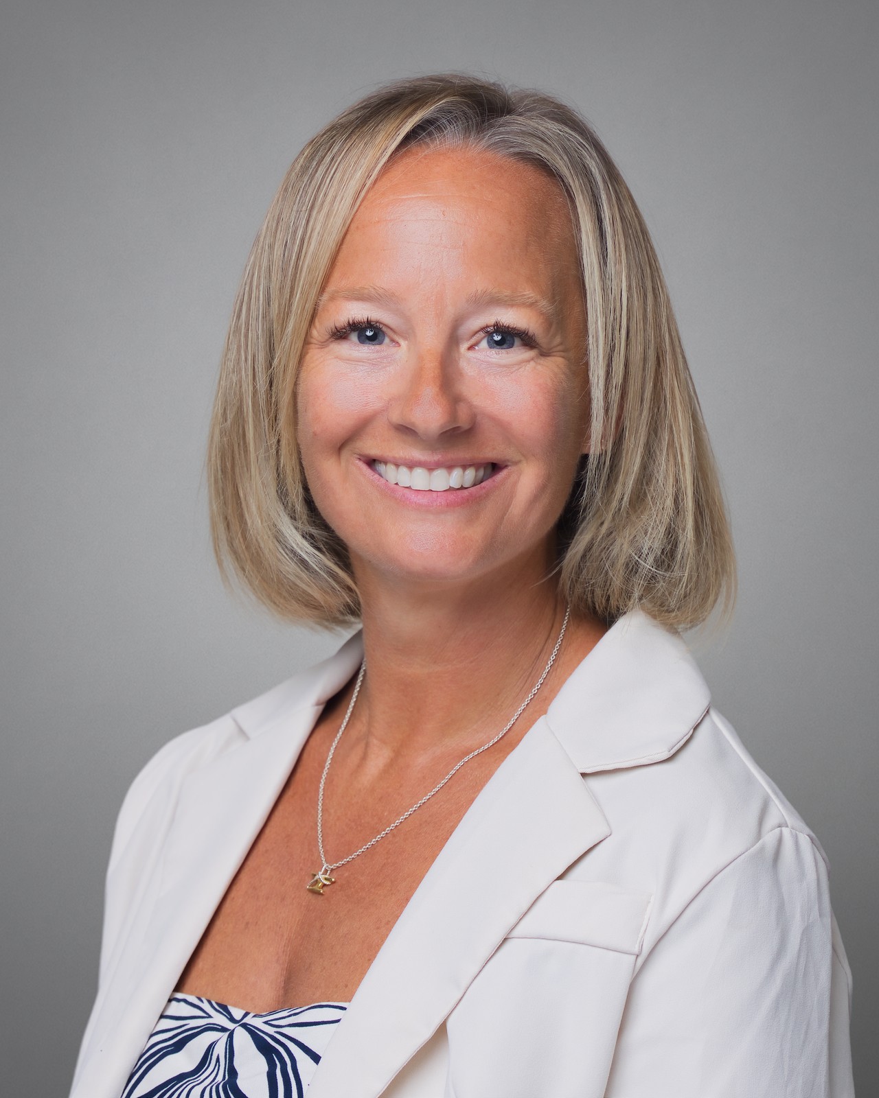 Jennifer Backman Headshot