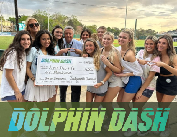 A group of Jacksonville University Challenge Champions at Dolphin Dash