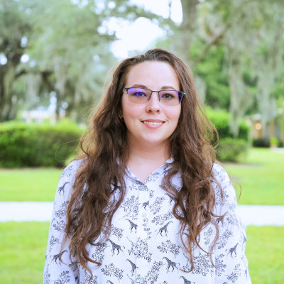 Hannah Owens Headshot