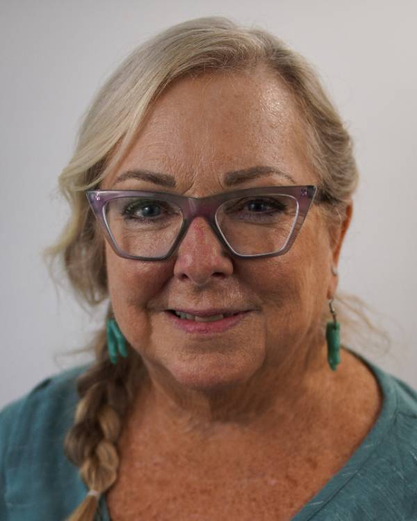 Terri Bush Headshot