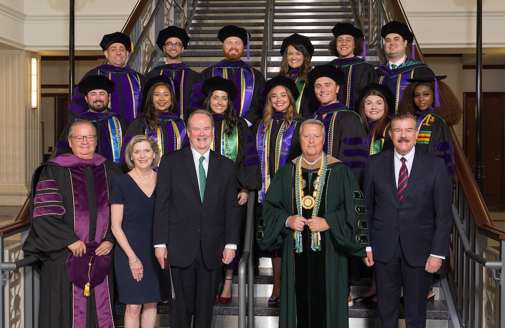 COL Graduates with JU leadership and faculty