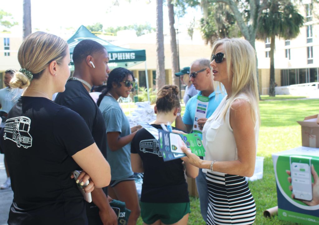 ProtechDNA experts distribute DNA for Property kits to students moving into residence halls at JU.