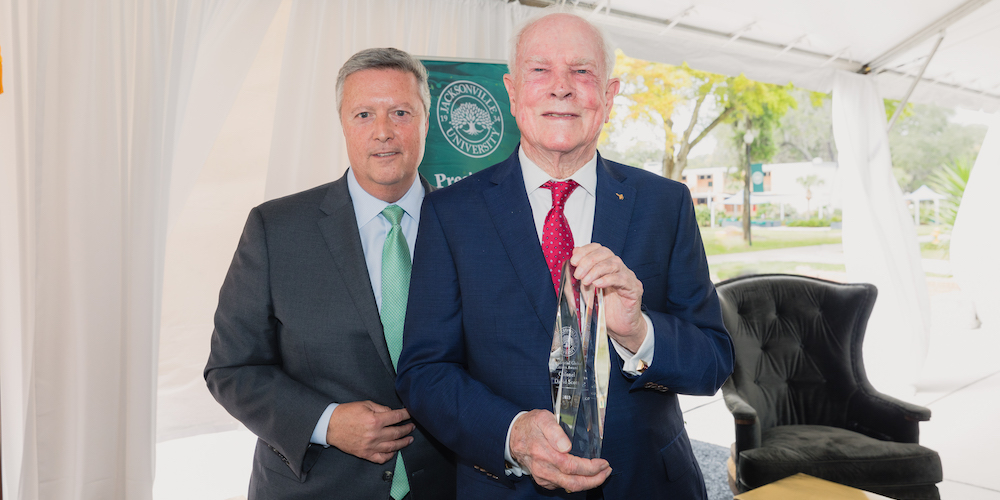 David R. Scott accepts the Presidential Global Citizen Award.