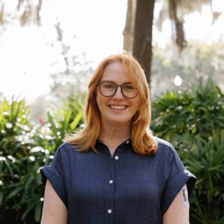 Jess White headshot - Thrive Coach